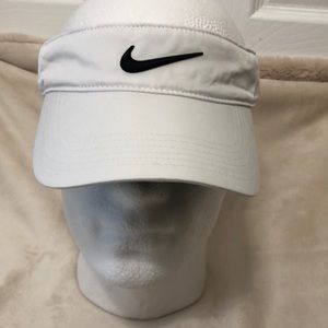 NWOT Men’s Nike Golf Adjustable Visor, White with Black Nike Logo